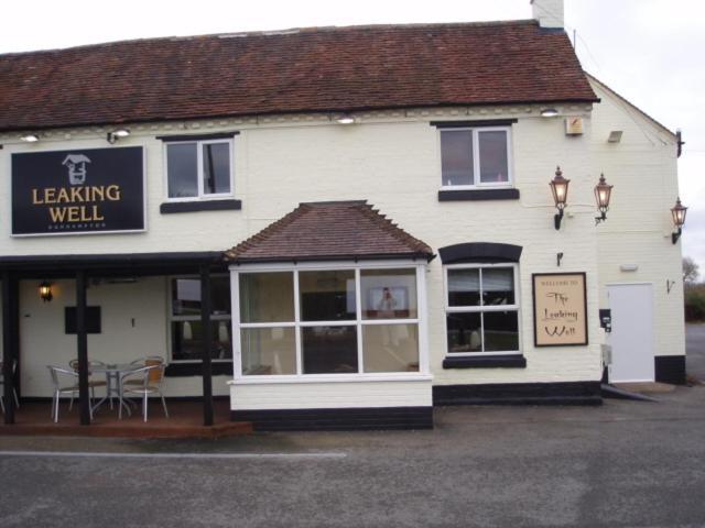 The Leaking Well Bed & Breakfast Dunhampton Exterior photo
